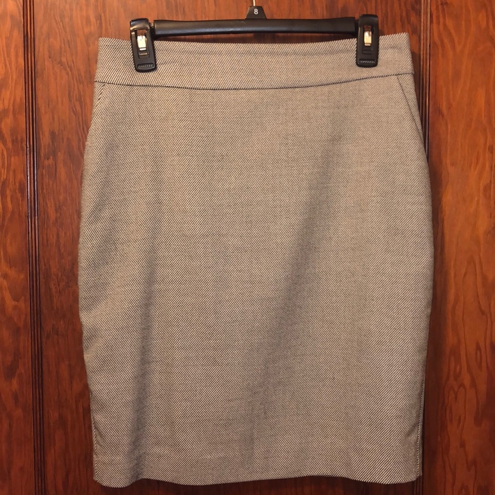 Express black and white pencil skirt with pockets